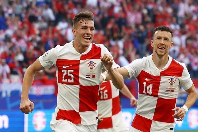 瑞士队击败克罗地亚队,挺进半决赛 瑞士队击败克罗地亚队,挺进半决赛