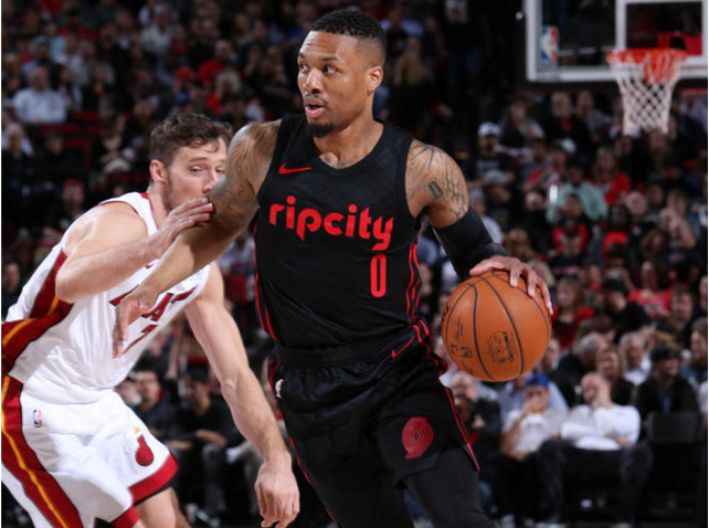 爵士主场力挫马刺，豪取六连胜