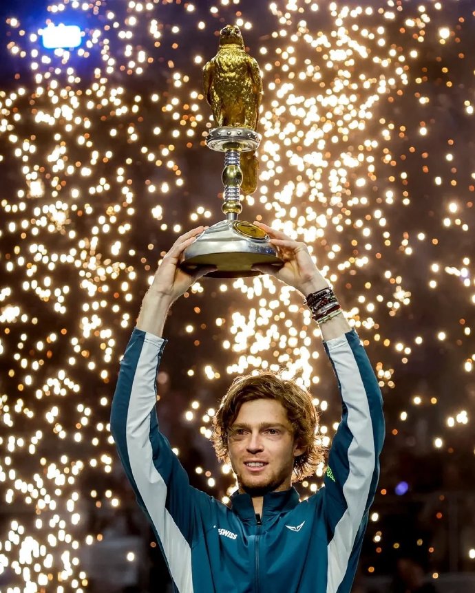 俄罗斯击败对手夺得男子篮球比赛冠军 俄罗斯击败对手夺得男子篮球比赛冠军