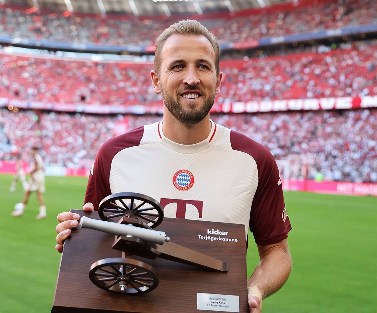 拜仁慕尼黑门将获得国际金手套大奖的简单介绍