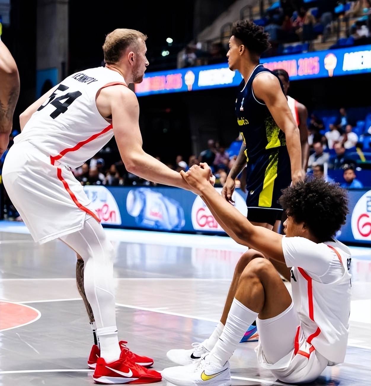 关于拉丁美洲杯篮球赛半决赛激战,阿根廷队晋级决赛的信息 关于拉丁美洲杯篮球赛半决赛激战,阿根廷队晋级决赛的信息