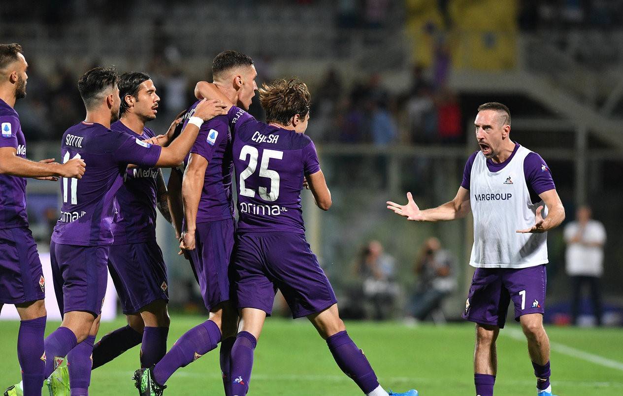 佛罗伦萨球队实力强劲，实现胜利