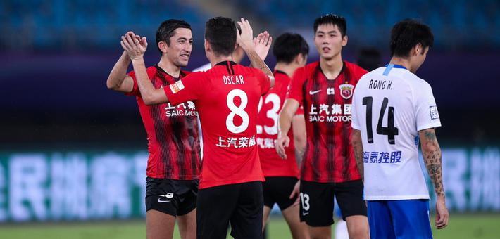 恒大中场包揽进球，轻松击败重庆